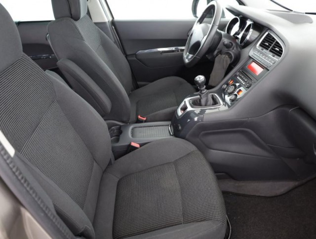 Peugeot 5008  2.0 BlueHDi 