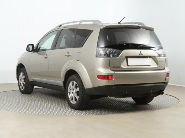 Mitsubishi Outlander  2.2 DI-D 