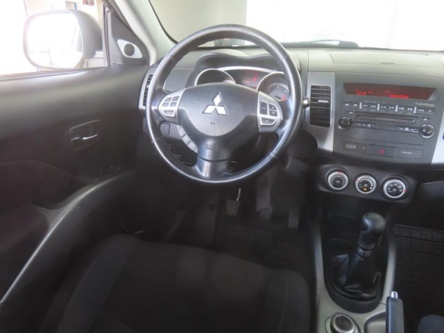 Mitsubishi Outlander  2.2 DI-D 