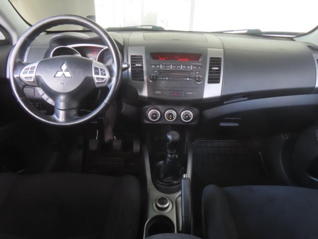 Mitsubishi Outlander  2.2 DI-D 