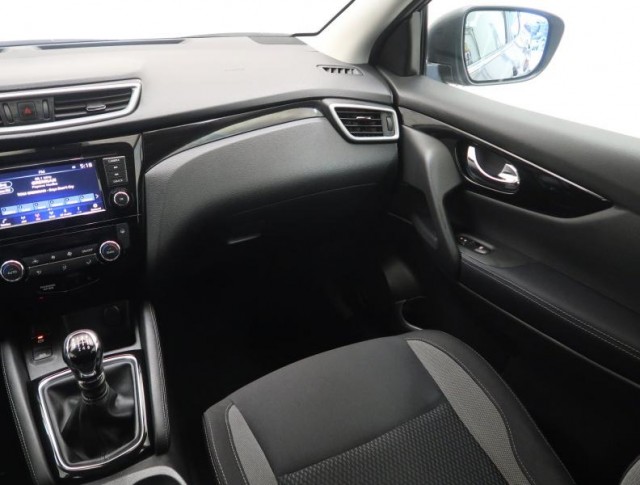 Nissan Qashqai  1.3 DIG-T Acenta