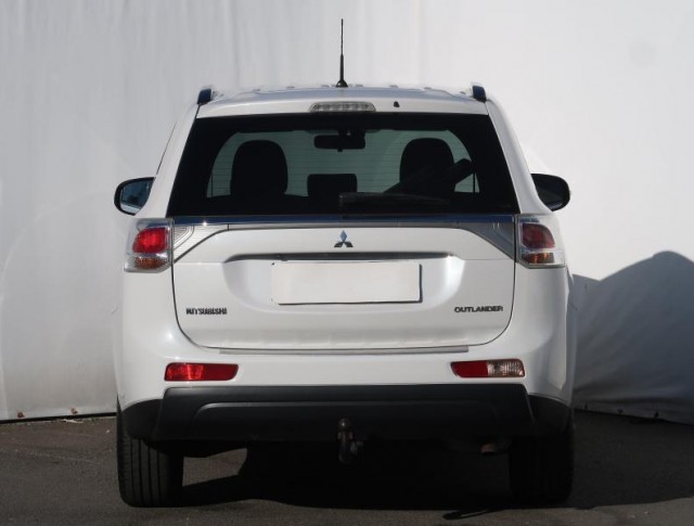 Mitsubishi Outlander  2.2 DI-D 
