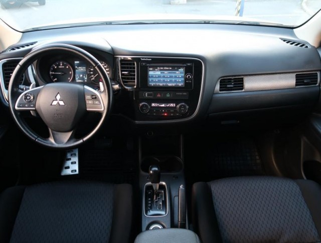 Mitsubishi Outlander  2.2 DI-D 