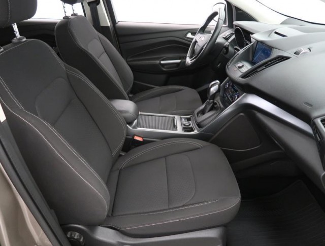 Ford Kuga  1.5 EcoBoost Titanium