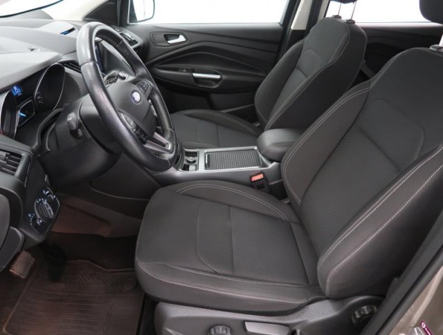 Ford Kuga  1.5 EcoBoost Titanium