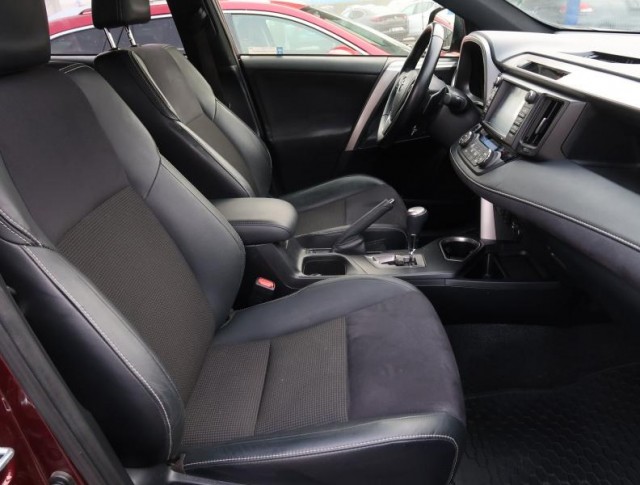 Toyota RAV 4  2.0 VVT-i Selection