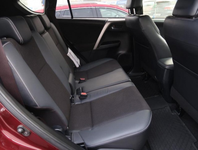 Toyota RAV 4  2.0 VVT-i Selection