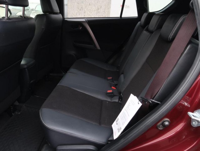 Toyota RAV 4  2.0 VVT-i Selection