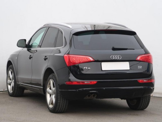 Audi Q5  2.0 TDI S line