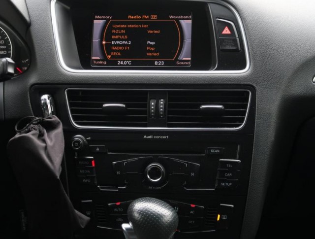 Audi Q5  2.0 TDI S line