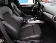 Audi Q5  2.0 TDI S line