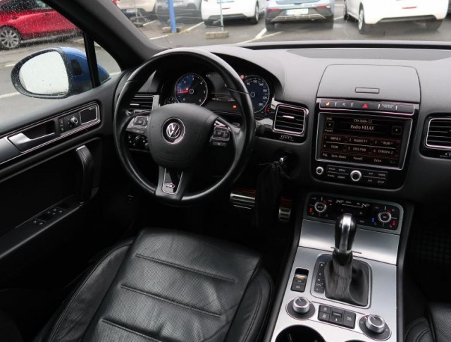 Volkswagen Touareg  3.0 TDI R-Line