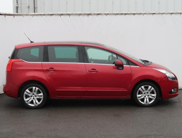 Peugeot 5008  1.6 HDi 