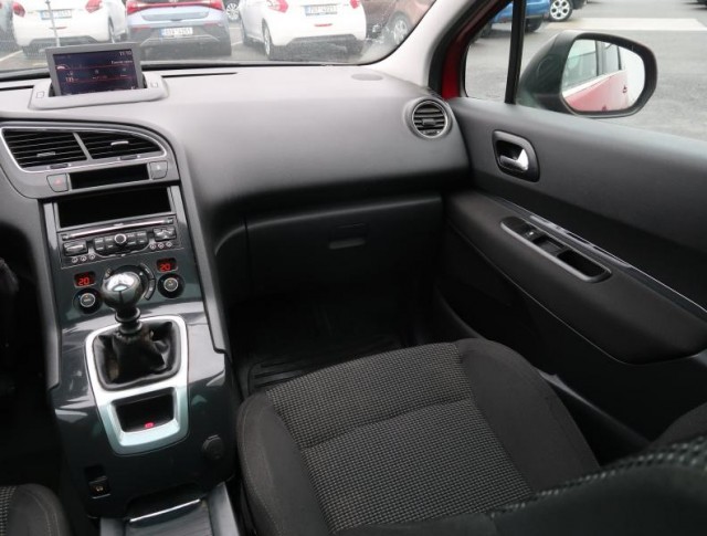 Peugeot 5008  1.6 HDi 