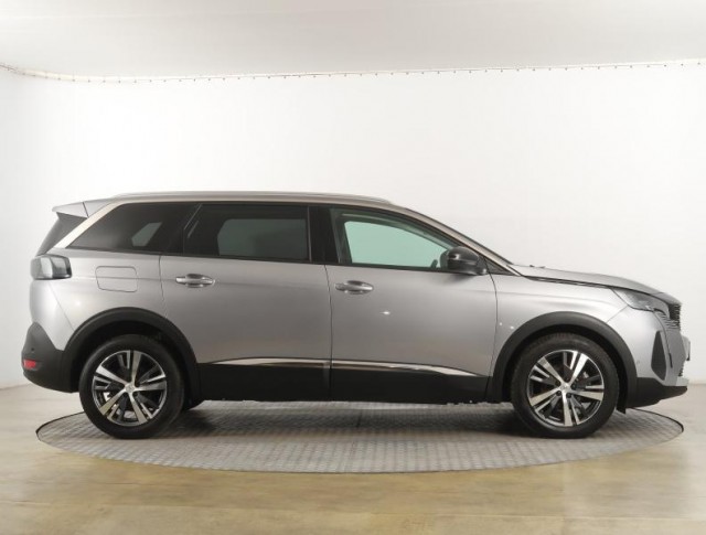 Peugeot 5008  1.5 BlueHDi 