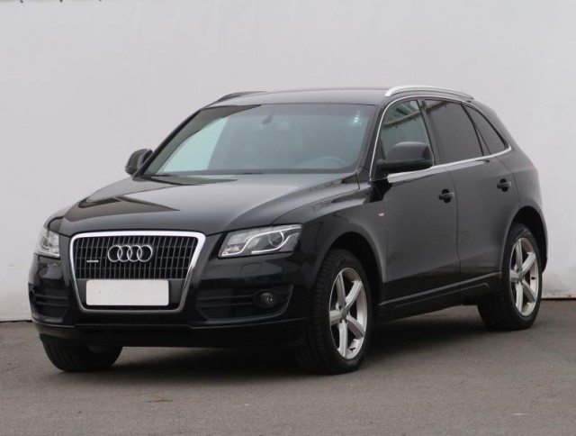 Audi Q5  2.0 TDI S line