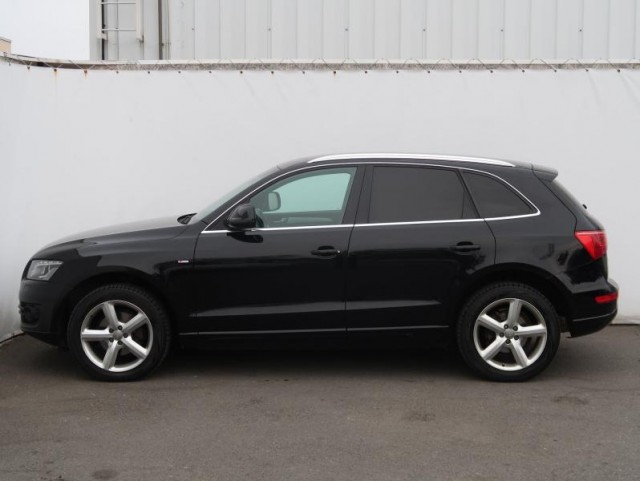Audi Q5  2.0 TDI S line