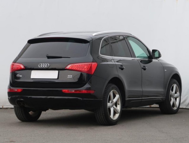 Audi Q5  2.0 TDI S line