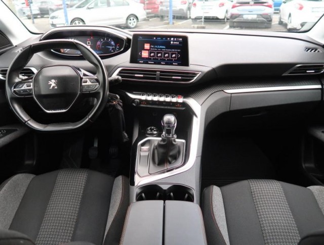 Peugeot 3008  1.2 PureTech 