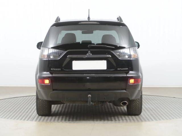 Mitsubishi Outlander  2.4 MIVEC 