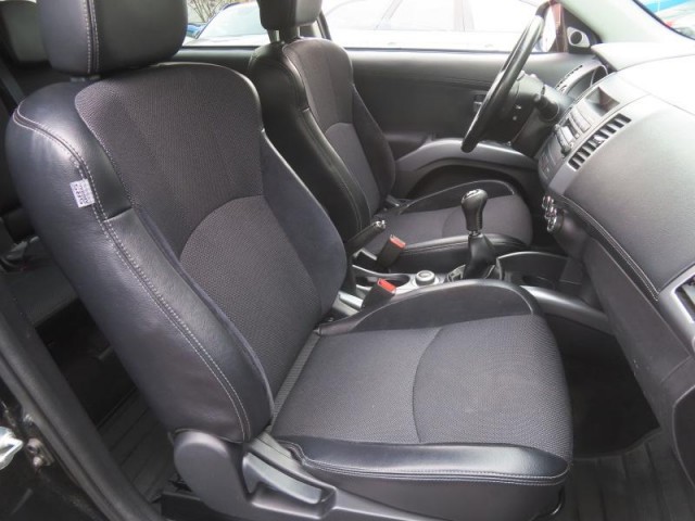 Mitsubishi Outlander  2.4 MIVEC 