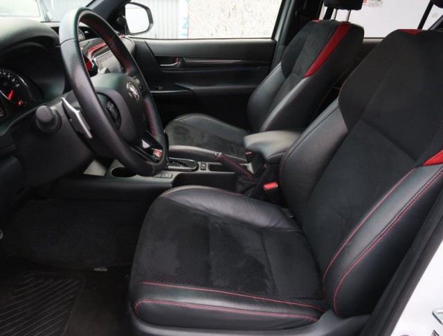 Toyota Hilux  2.8 D-4D 