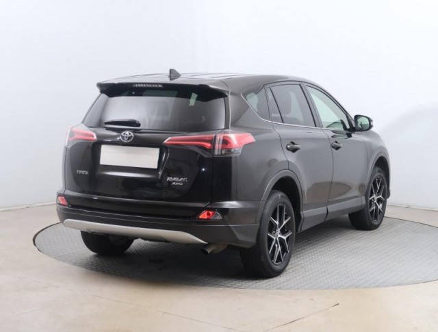 Toyota RAV 4  2.0 VVT-i 