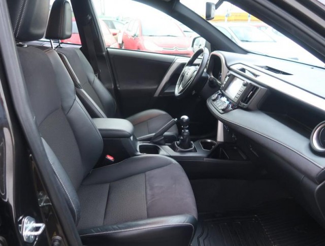 Toyota RAV 4  2.0 VVT-i 