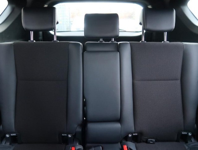 Toyota RAV 4  2.0 VVT-i 