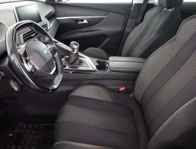 Peugeot 3008  1.2 PureTech 