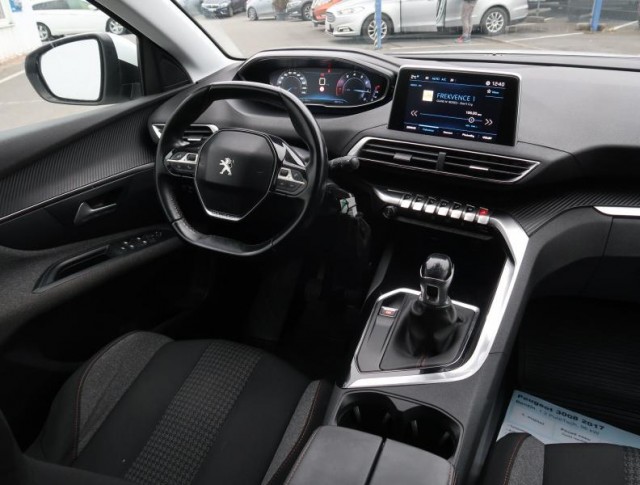 Peugeot 3008  1.2 PureTech Active Pack