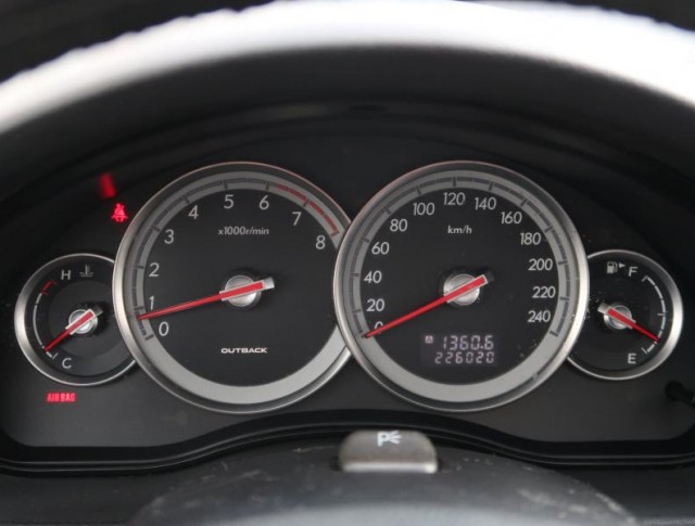 Subaru Outback  2.5 i 