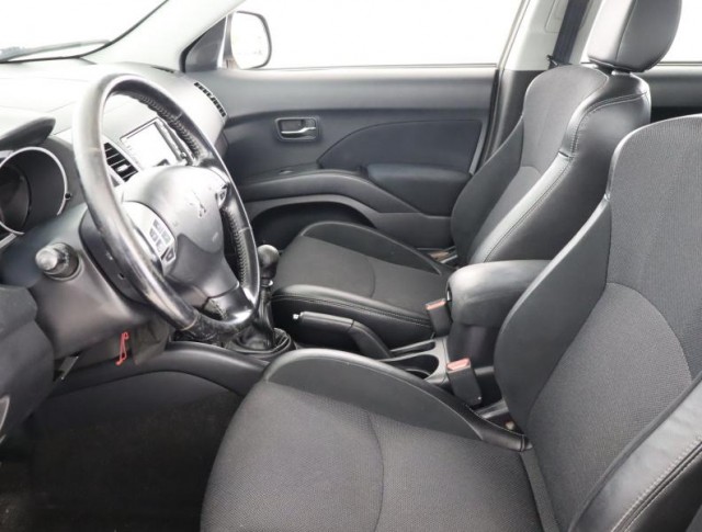 Peugeot 4007  2.2 HDI 
