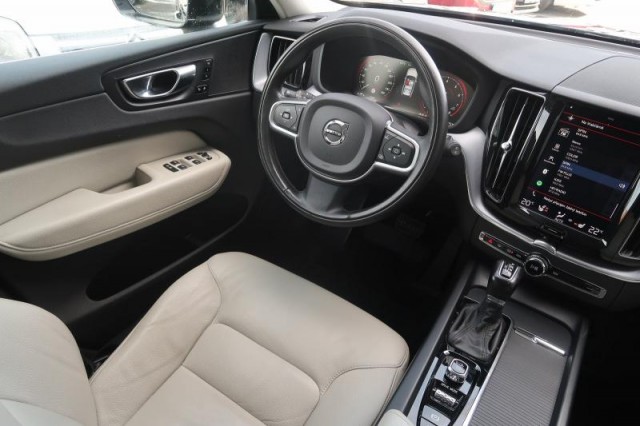 Volvo XC60  T5 AWD Momentum