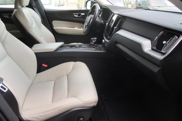 Volvo XC60  T5 AWD Momentum