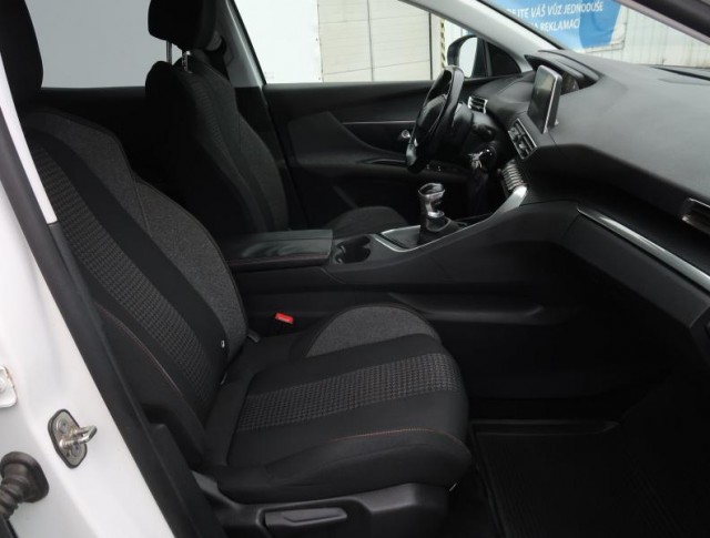 Peugeot 3008  1.2 PureTech Active Pack