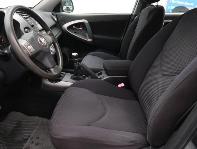 Toyota RAV 4  2.2 D-4D 