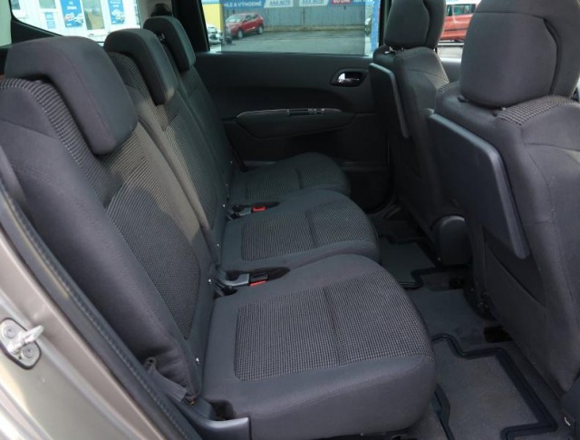 Peugeot 5008  2.0 HDI 