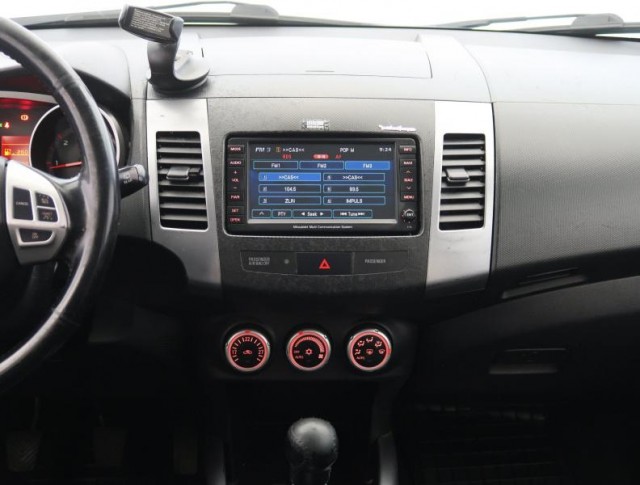 Mitsubishi Outlander  2.2 DI-D 