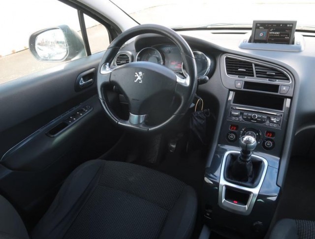 Peugeot 5008  1.6 BlueHDi 