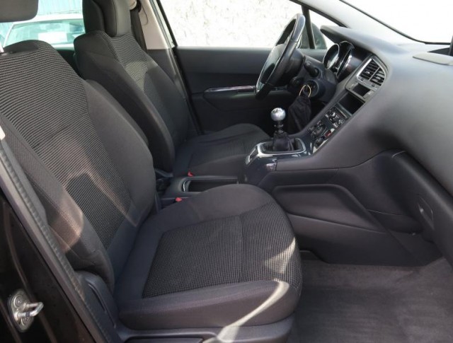 Peugeot 5008  1.6 BlueHDi 