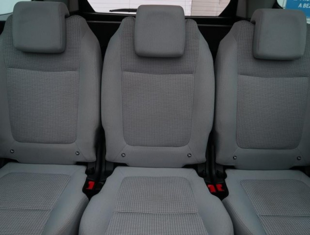 Peugeot 5008  1.6 HDi 