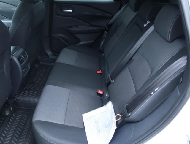 Nissan Qashqai  1.3 DIG-T MHEV N-Connecta