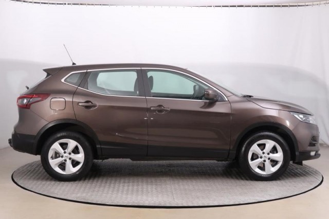 Nissan Qashqai  1.3 DIG-T 