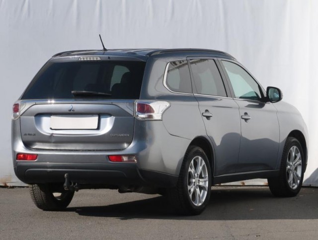 Mitsubishi Outlander  2.2 DI-D 