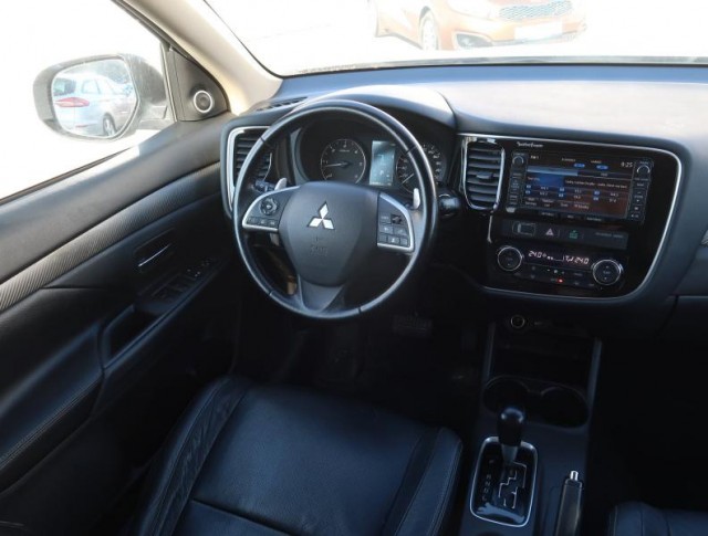 Mitsubishi Outlander  2.2 DI-D 