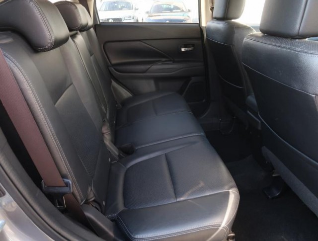 Mitsubishi Outlander  2.2 DI-D 