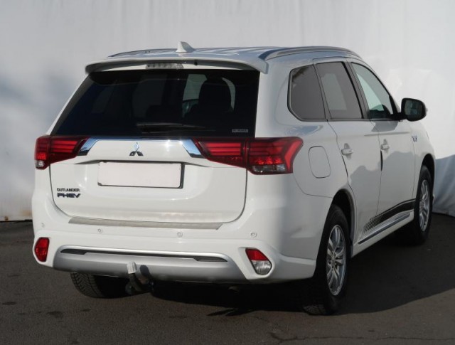 Mitsubishi Outlander  2.4 PHEV 