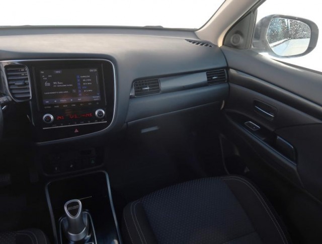 Mitsubishi Outlander  2.4 PHEV 
