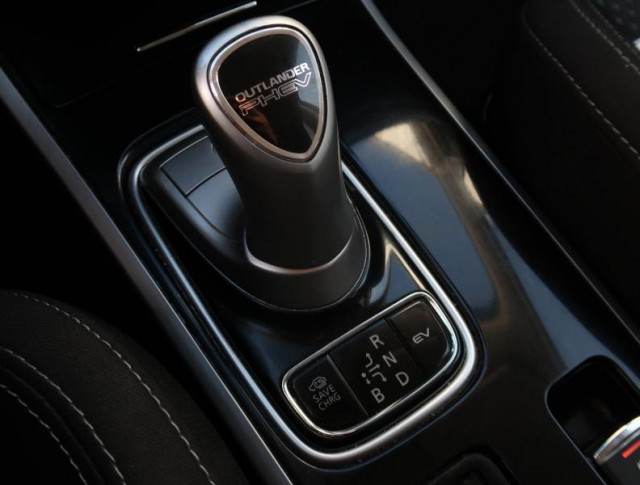 Mitsubishi Outlander  2.4 PHEV 
